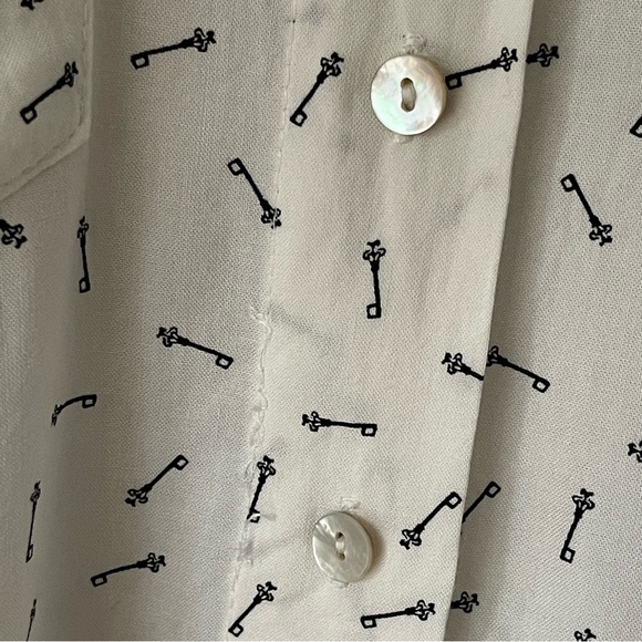 Just Living Button Down Shirt White/Black Key Print Shirt Size L - Picture 5 of 7